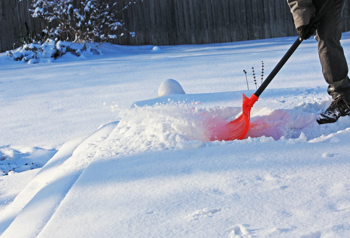 Bigfoot 21" Heavy-Duty Roller Snow Shovel with Metal Handle & Large D-Grip for Effortless Snow Removal
